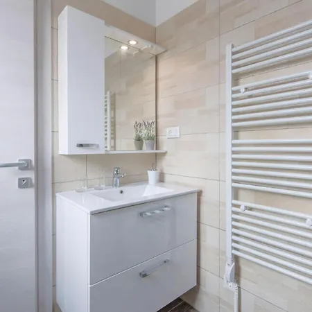 Holiday home Oliva Privatpool Und Garten Mit Grill Premantura